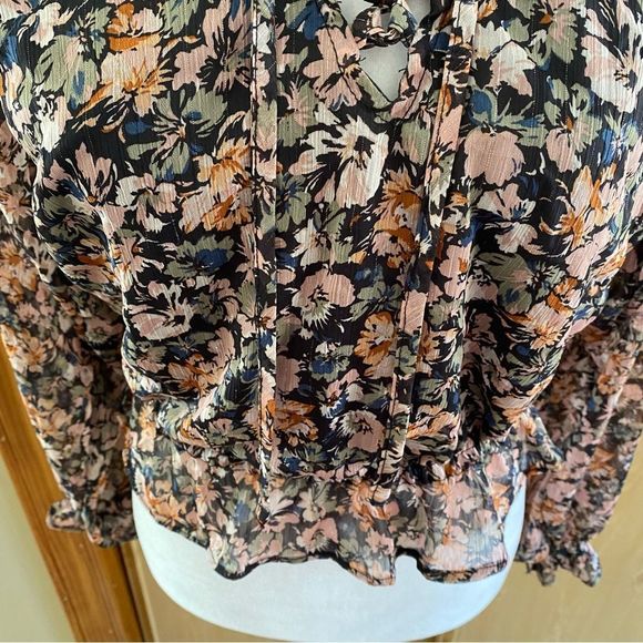 American Eagle • Chiffon Lace Up Blouse in Washed Black - Picture 4 of 15